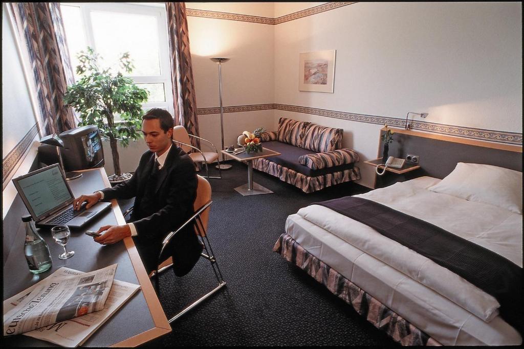 Single Room,268367917:JPEG